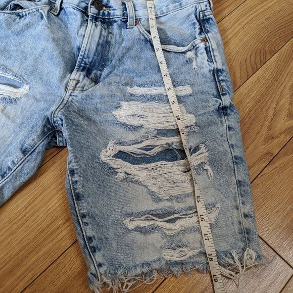 American Eagle distressed jean shorts - Picture 7 of 8